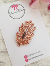 Load image into Gallery viewer, Rose Gold Leaf Clip