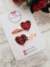 Load image into Gallery viewer, Tartan Heart Snap Clips