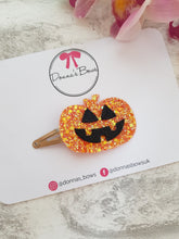 Load image into Gallery viewer, Pumpkin Clip