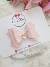 Load image into Gallery viewer, Butterfly Charm Bow