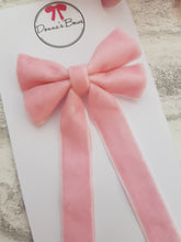 Load image into Gallery viewer, Velvet Tail Bow