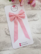 Load image into Gallery viewer, Velvet Tail Bow