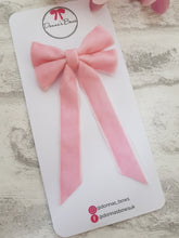 Load image into Gallery viewer, Velvet Tail Bow