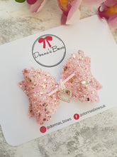 Load image into Gallery viewer, Heart Charm Bow