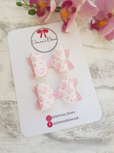 Load image into Gallery viewer, Love Heart Bows