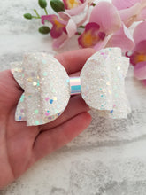 Load image into Gallery viewer, Heart Glitter Hairbow
