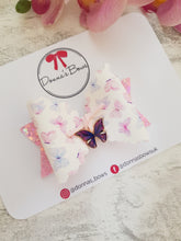 Load image into Gallery viewer, Butterfly Charm Bow