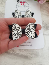 Load image into Gallery viewer, Skull Pigtails