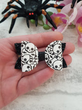 Load image into Gallery viewer, Skull Pigtails