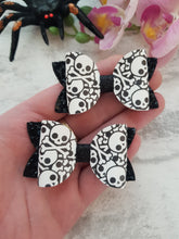 Load image into Gallery viewer, Skull Pigtails