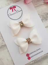 Load image into Gallery viewer, White & Gold Pinch Bows