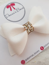 Load image into Gallery viewer, White Pinch Bow