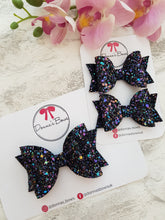 Load image into Gallery viewer, Oil Effect Black glitter bow