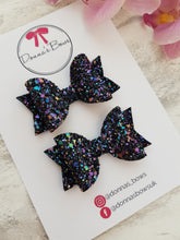 Load image into Gallery viewer, Oil Effect Black glitter bow