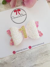 Load image into Gallery viewer, Small Bow & Badge