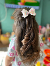 Load image into Gallery viewer, Shaker Glitter Bow