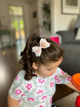 Load image into Gallery viewer, Shaker Glitter Bow