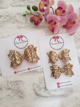 Load image into Gallery viewer, Gold Glitter Bow