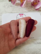 Load image into Gallery viewer, Velvet Snap Clips