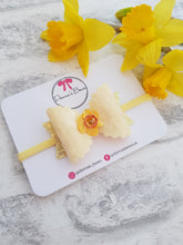 Load image into Gallery viewer, Daffodil Hairbows