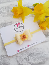 Load image into Gallery viewer, Daffodil Hairbows
