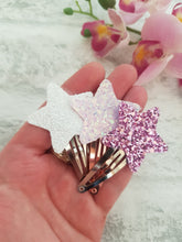 Load image into Gallery viewer, Pair of Star Snap Clips