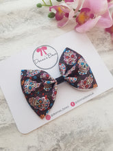 Load image into Gallery viewer, Sugar Skull Bow