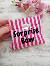 Load image into Gallery viewer, Surprise Bow