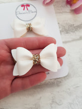 Load image into Gallery viewer, White &amp; Gold Pinch Bows
