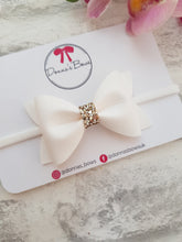 Load image into Gallery viewer, White Pinch Bow
