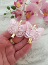 Load image into Gallery viewer, Butterfly Lace Clippies

