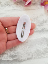Load image into Gallery viewer, Oval Snap Clips
