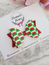 Load image into Gallery viewer, Welsh Hairbow
