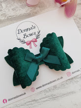 Load image into Gallery viewer, Green Velvet Bow
