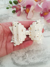 Load image into Gallery viewer, Ivory &amp; Gold Bow
