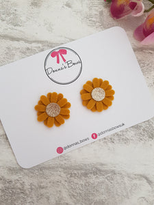 Mustard Daisy Clips