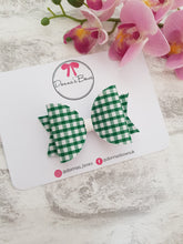 Load image into Gallery viewer, Green gingham school bow
