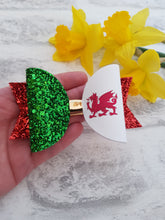 Load image into Gallery viewer, Welsh Flag Hairbows
