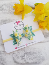 Load image into Gallery viewer, Transparent Daffodil Hairbows
