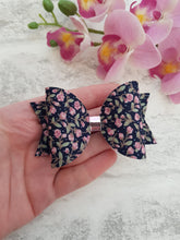 Load image into Gallery viewer, Navy Floral Hairbow
