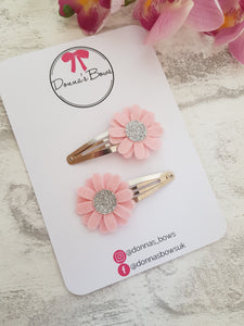 Pink Daisy Clips