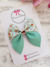 Load image into Gallery viewer, Fox Hairbow
