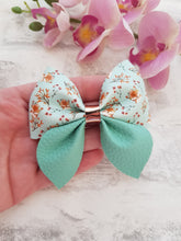 Load image into Gallery viewer, Fox Hairbow
