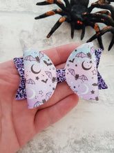 Load image into Gallery viewer, Lilac Bat Bow
