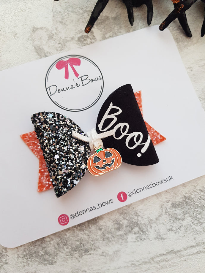 Boo! Bow
