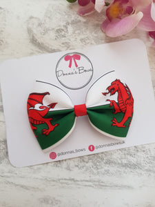 Welsh Flag Bow